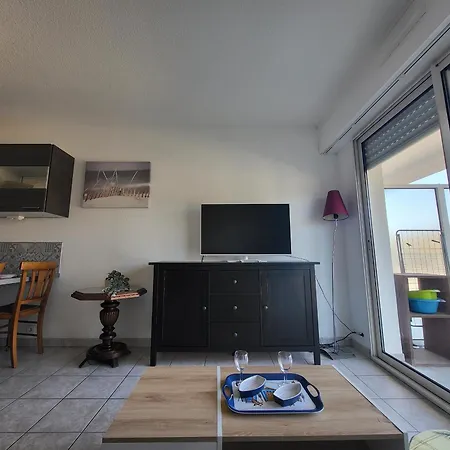 T2 Avec Balcon, A 100m De La Et Proche Des Commerces A - Fr-1-364-93 Appartement