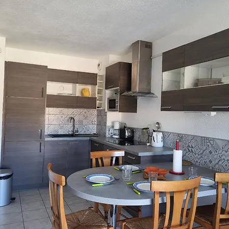 T2 Avec Balcon, A 100m De La Et Proche Des Commerces A - Fr-1-364-93 Appartement *