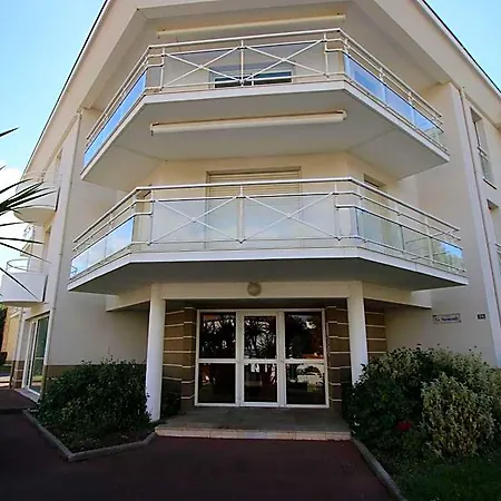 T2 Avec Balcon, à 100m De La Et Proche Des Commerces à - Fr-1-364-93 *