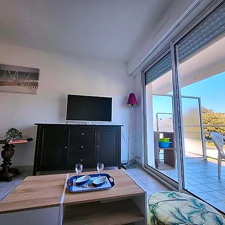 Appartement T2 Avec Balcon, à 100m De La Et Proche Des Commerces à - Fr-1-364-93