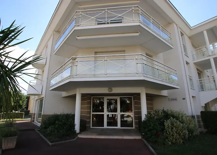 T2 Avec Balcon, A 100m De La Et Proche Des Commerces A - Fr-1-364-93 * Saint-Brevin-les-Pins