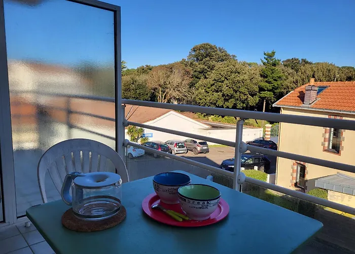 T2 Avec Balcon, A 100m De La Et Proche Des Commerces A - Fr-1-364-93 *